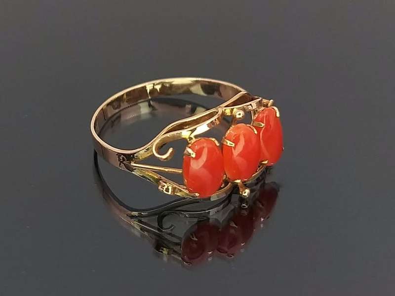 Antique 14ct rose gold & red carnelian ring