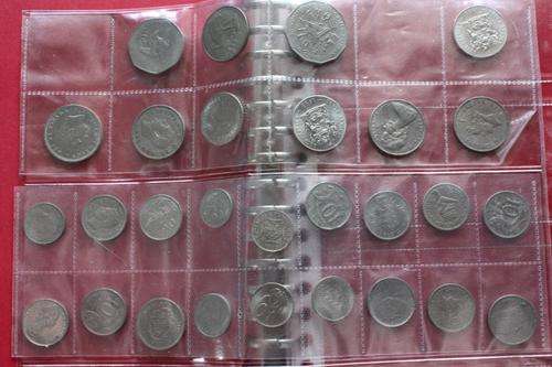 Collection of SA and international coins- +-100 coins