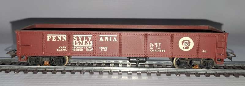 Model Trains HO Pennsylvania Rivarossi Gondola, with plastic wheels & Lima couplers.