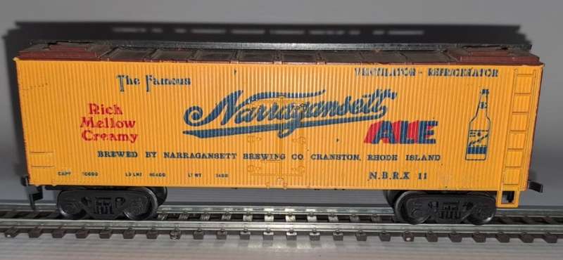 Model Trains HO Nanagansett Ale Refrigerator Box Car, with plastic wheels & Horn hook couplers.