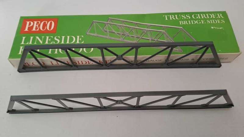 Model Trains HO Peco 1 x Truss Girder Bridge Sides.  New boxed.