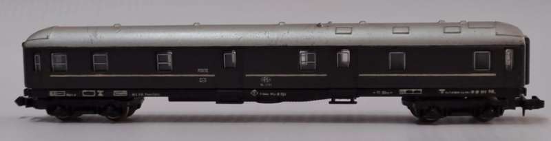 Model Trains N-Scale Lima 1x Passenger wagons, with metal wheels & couplers. Unboxed. (See pic`s)