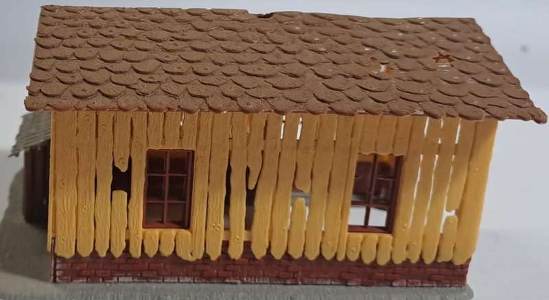 Model Trains HO 1 x Building missing doors
