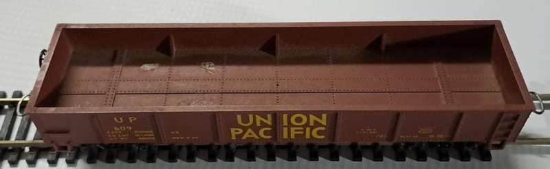 Model Trains H0 1 x Union Pacific Gondola, with Plastic wheels & Lima couplers.