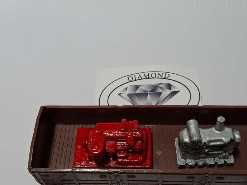 Model Trains HO 1 x Freight Load - Engines Loads x2 (medium) - 35mm x 20mm x 20mm (red) 23mm x 14mm