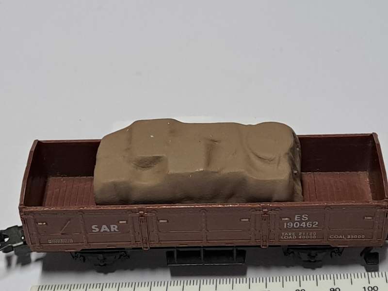 Model Trains HO 1 x Freight Load - Load under Tarpaulin (O) - 60mm x 26mm x 24mm