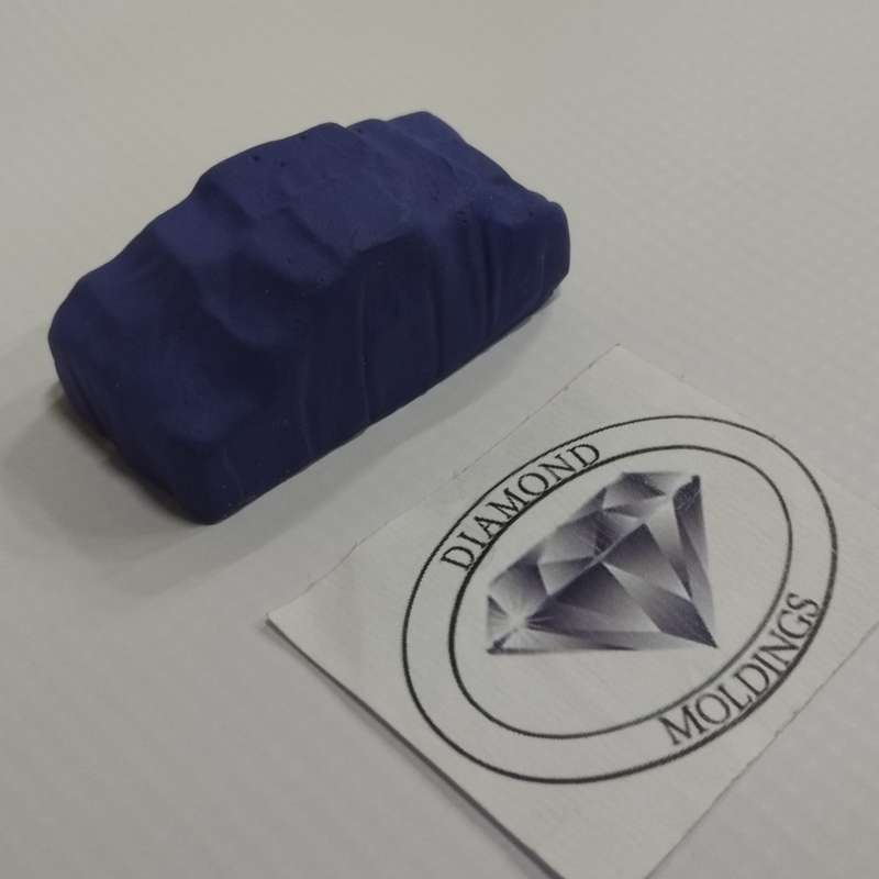 Model Trains HO 1 x Freight Load - Load under Tarpaulin (Blue) - 60mm x 26mm x 25mm