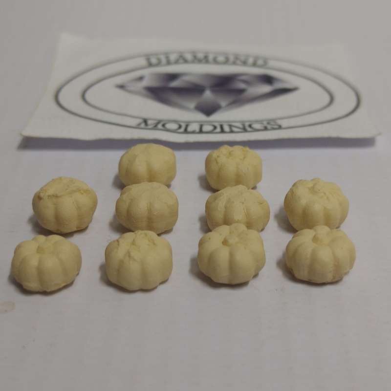 Model Trains HO 1 x Pumpkins Cream x10 pack - 9mm diameter x 6mm