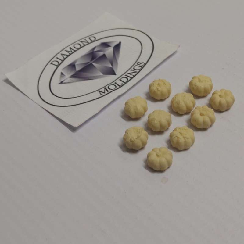 Model Trains HO 1 x Pumpkins Cream x10 pack - 9mm diameter x 6mm