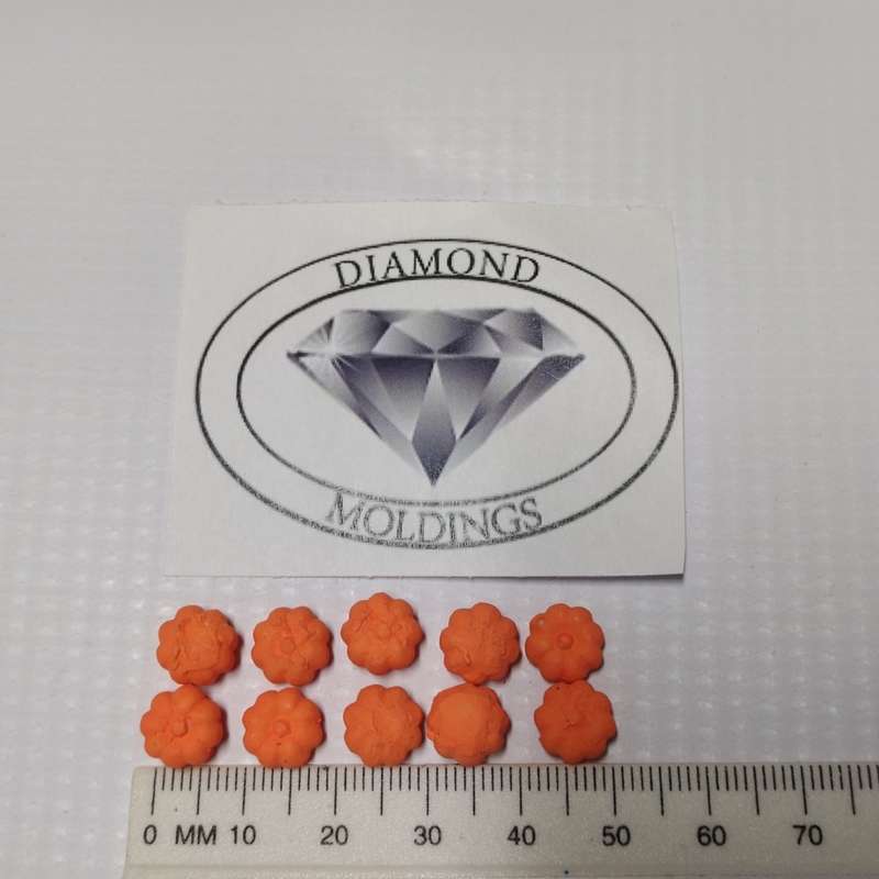 Model Trains HO 1 x Pumpkins Orange x10 pack - 9mm diameter x 6mm
