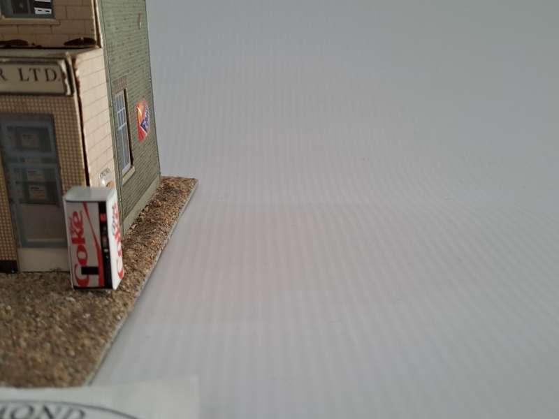 Model Trains HO 1 x Vending Machine Only (Diet Coke) - 21mm x 10mm x 8mm