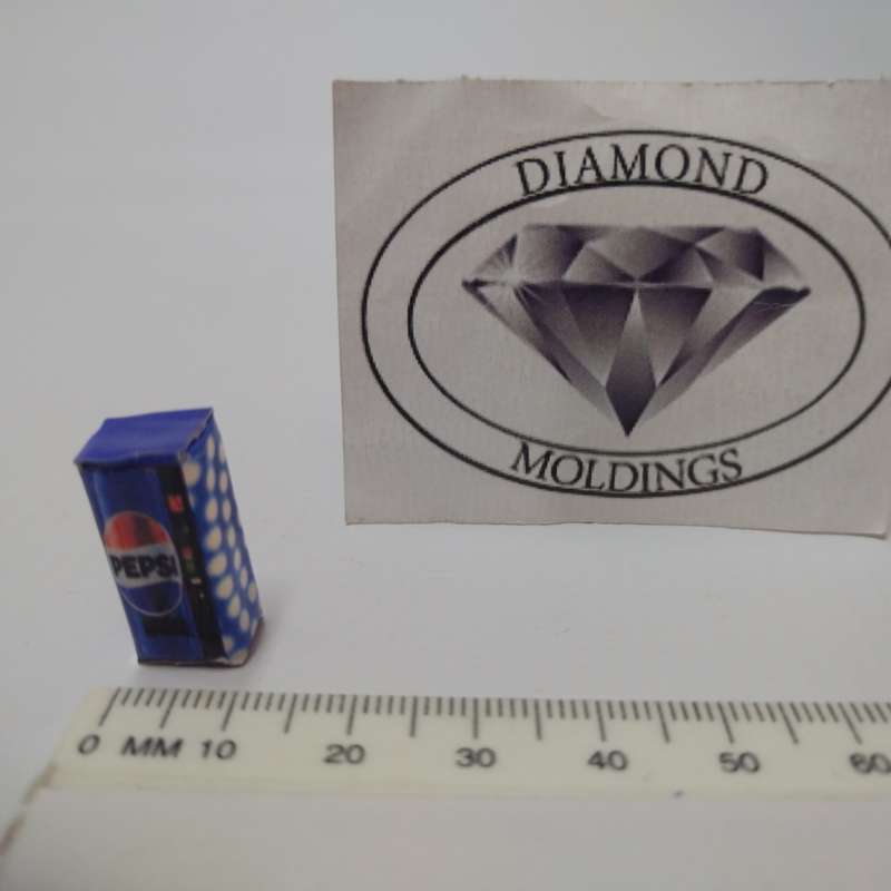 Model Trains HO 1 x Vending Machine Only (Pepsi) - 21mm x 10mm x 8mm