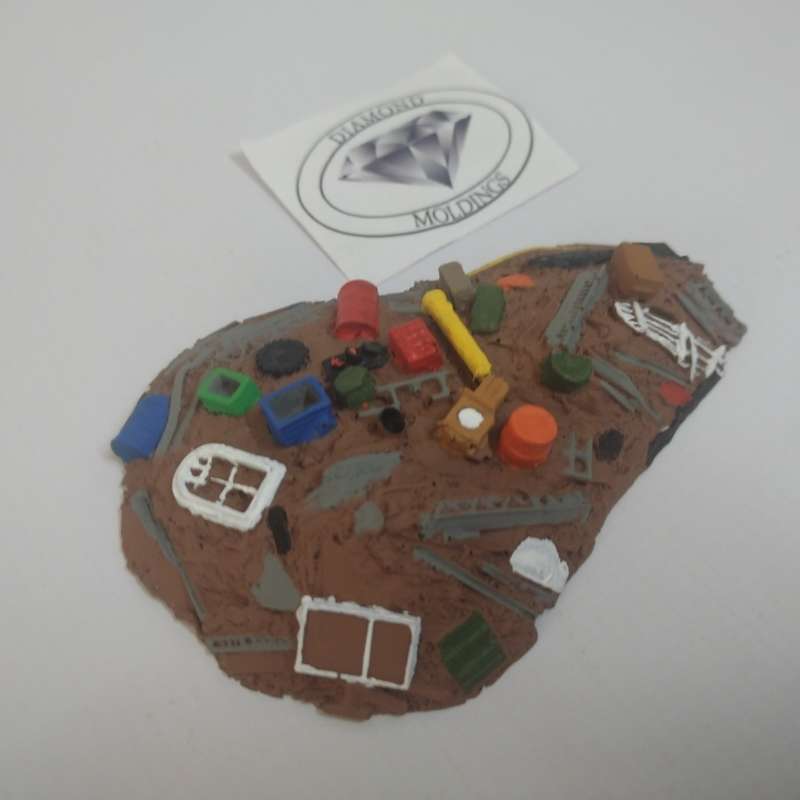 Model Trains HO 1 x Scrap yard - Scrap yard Town 118mm x 78mm x 26mm