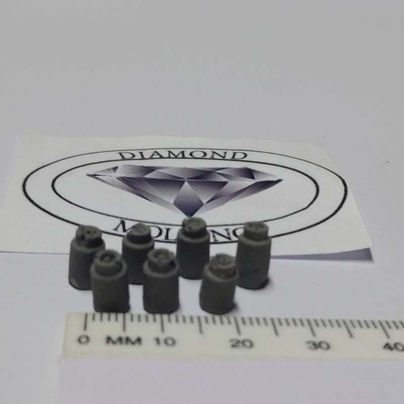 Model Trains HO 1 x Milk Cans (7 in pack) 5mm diameter x 8mm