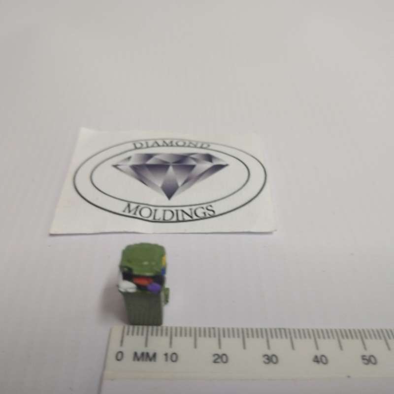 Model Trains HO 1 x Garbage bin open lid (Green) - 10mm x 11mm x 22mm
