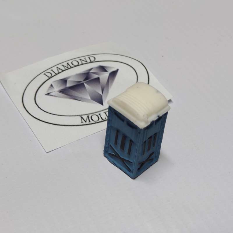 Model Trains HO 1 x Portable Toilet (Blue) - 16mm x 13mm x 29mm