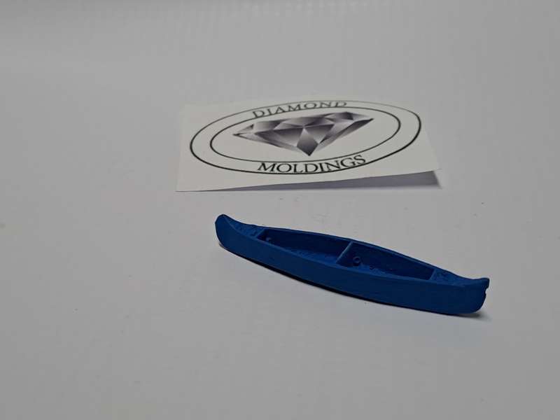 Model Trains HO 1 x Canoe (Blue) - 53mm x 9mm x 6mm