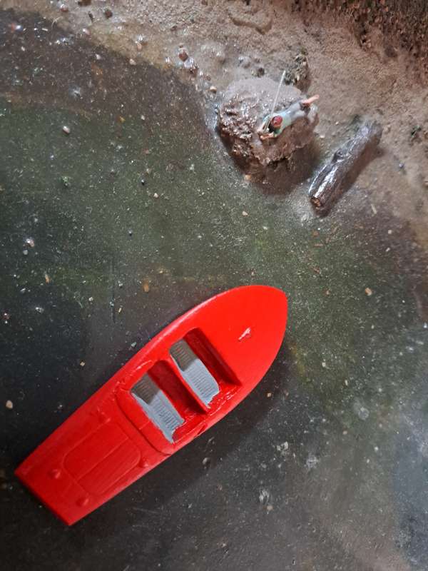 Model Trains HO 1 x Boat Ski (Red) - 72mm x 25mm x 8mm