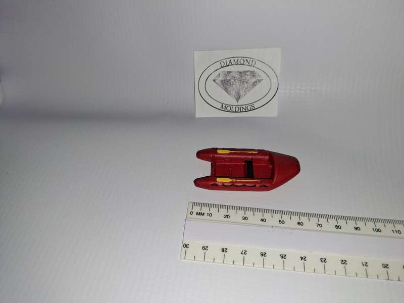 Model Trains HO 1 x Boat Rubber Dinghy Big (Red) - 64mm x 29mm x 7mm