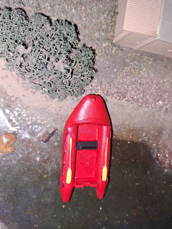 Model Trains HO 1 x Boat Rubber Dinghy Big (Red) - 64mm x 29mm x 7mm