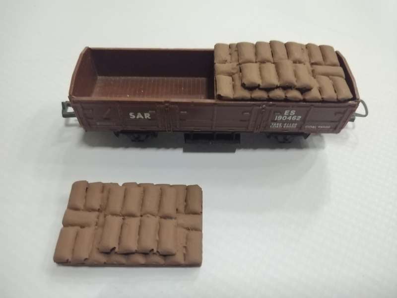Model Trains HO 1 x Bags - Potato bags (2 x 28) Freight Load - 2 x 50mm x 31mm x 8mm