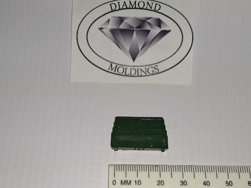 Model Trains HO - Garage Toolbox - 25mm x 13mm x 8mm