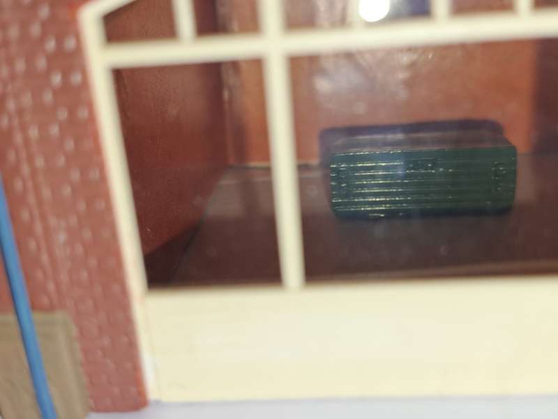 Model Trains HO - Garage Toolbox - 25mm x 13mm x 8mm