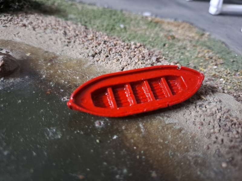 Model Trains HO - Boat Medium (Red) - 49mm x 17mm x 7mm