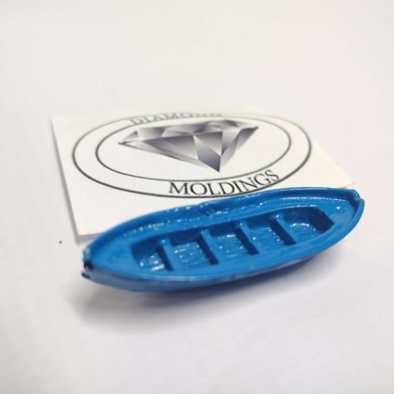 Model Trains HO - Boat Medium (Blue) - 49mm x 17mm x 7mm