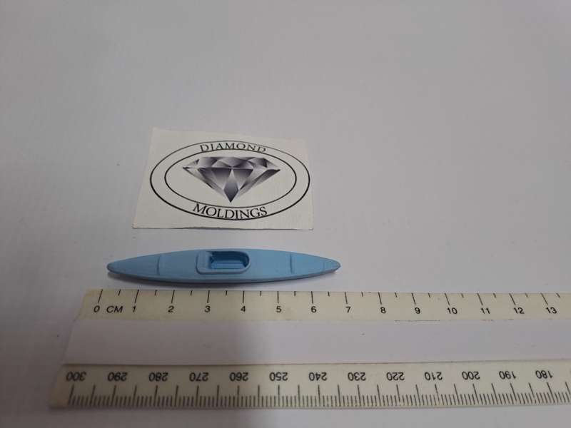 Model Trains HO - Canoe Long (L. Blue) - 70mm x 10mm x 7mm