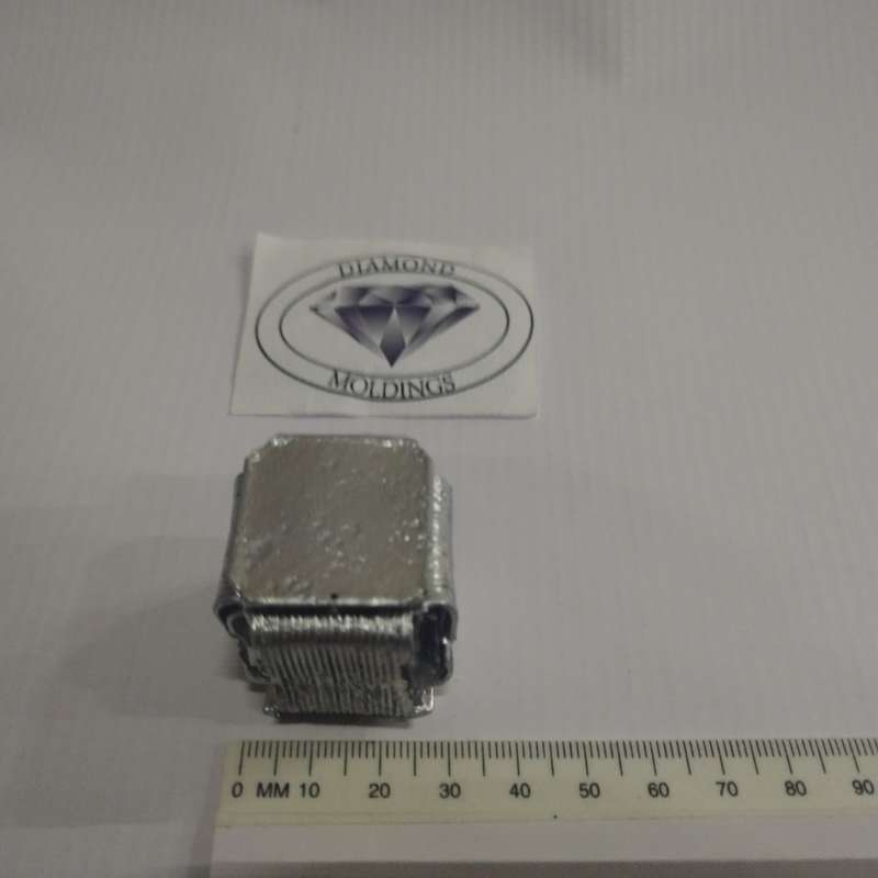 Model Trains HO - Transformer 6 Tall - 32mm x 32mm x 38mm