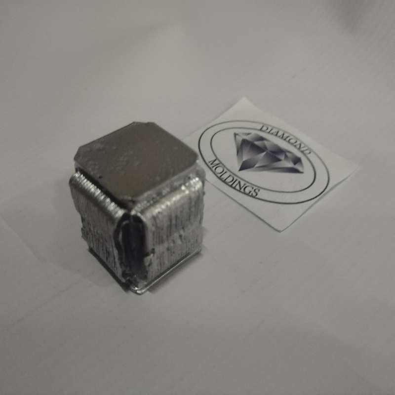 Model Trains HO - Transformer 6 Tall - 32mm x 32mm x 38mm