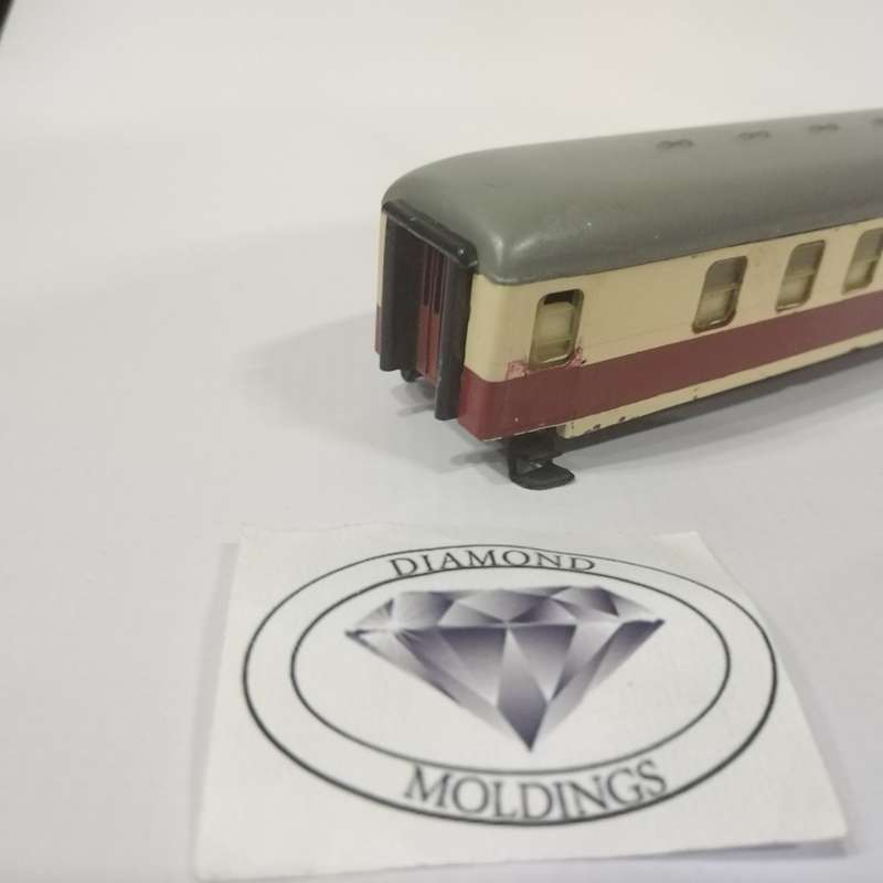 Model Trains HO - Coach Ends x2 - 20mm x 3mm x 27mm