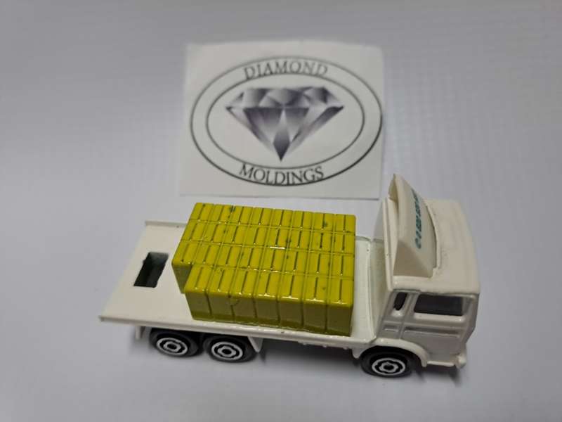 Model Trains HO - Paper Stacks - 36mm x 23mm x 11mm
