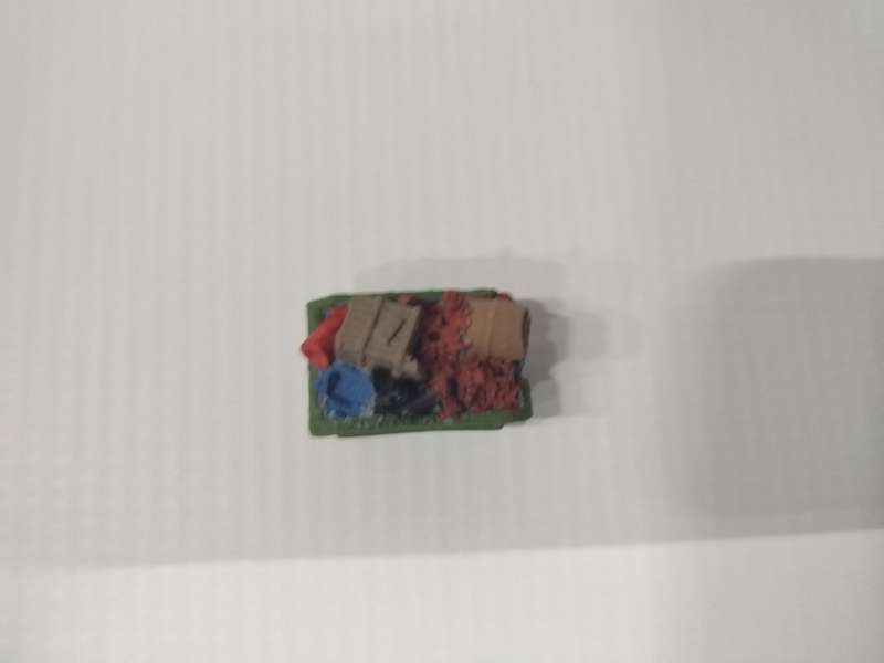 Model Trains N Scale - Scrap Bin/Skip Full - 27mm x 17mm x 15mm