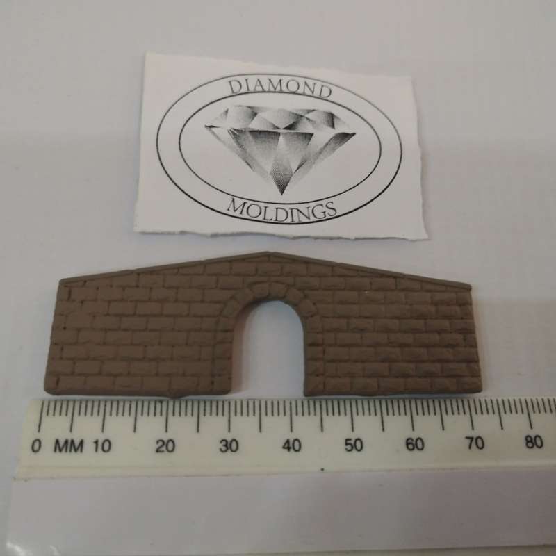 Model Trains N Scale - Retaining Wall Small - 70mm x 24mm x 4mm