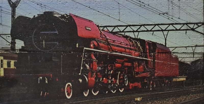 Trains - Old Red Devil - Pallet Wood Plaque - Wall Art - UV printed. 402mm x 205mm x 37mm