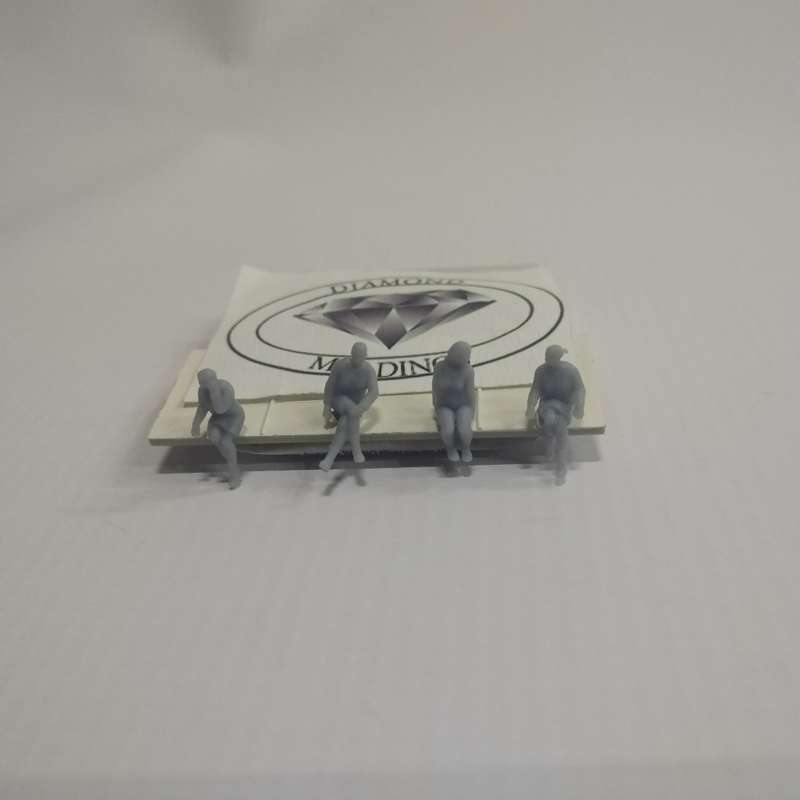 Model Trains 1:87 HO - Figures Sitting (x4) (Unpainted)