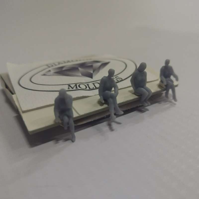 Model Trains 1:87 HO - Figures Sitting (x4) (Unpainted)