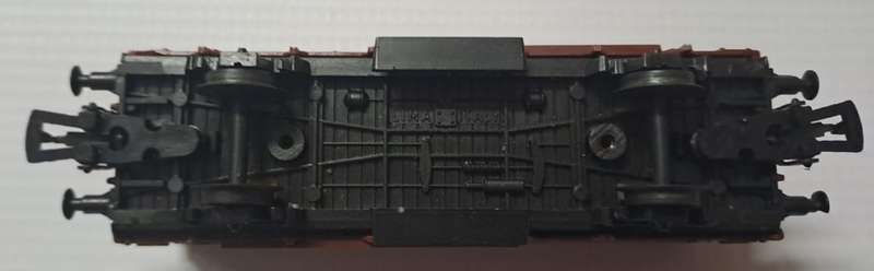 Model Trains 1:87 HO - 1 x Lima British Box Car with Lima couplers.