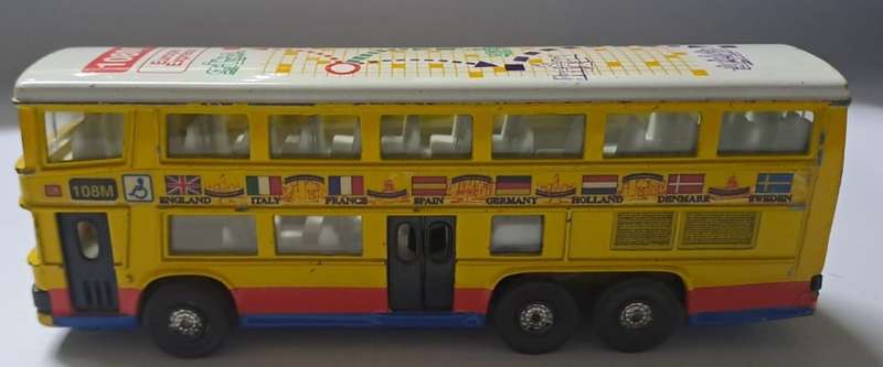 Cars - Tins Toy - Buss Europe Express with working doors