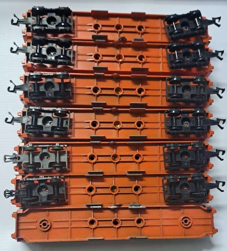 Model Trains HO 7 x Couches Orange Express project. Not finished.