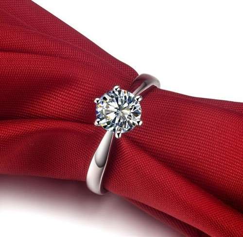 1 Carat Round Cut Solitaire 6 prong  Lovely  Engagement Ring