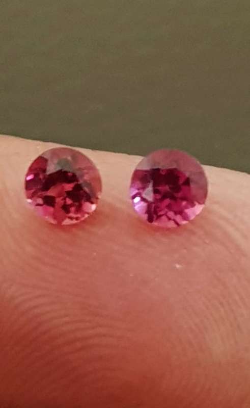 NATURAL RASPBERRY PINK RHODOLITE GARNET 4 MM STUNNING GEM AFRICA!! 2-PCS