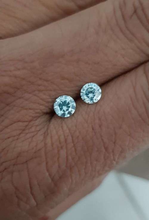 0.75 ct MOISSANITE VVS1 BLUE COLOR 1Pcs  LOOSE EMERALD
