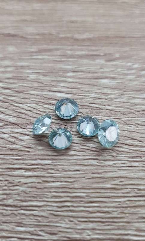 0.75 ct MOISSANITE VVS1 BLUE COLOR 1Pcs  LOOSE EMERALD