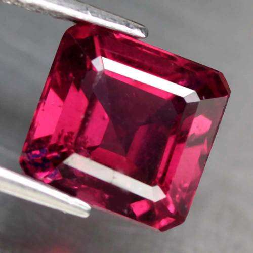 Rhodolite Garnet 3.24Ct.Ravishing Color & Full Fire! Natural Africa