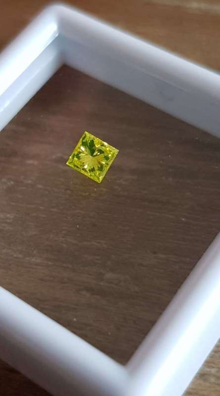 CERTIFIED 0.20Cts  FANCY YELLOW  NATURAL DIAMOND PRINCESS CUT