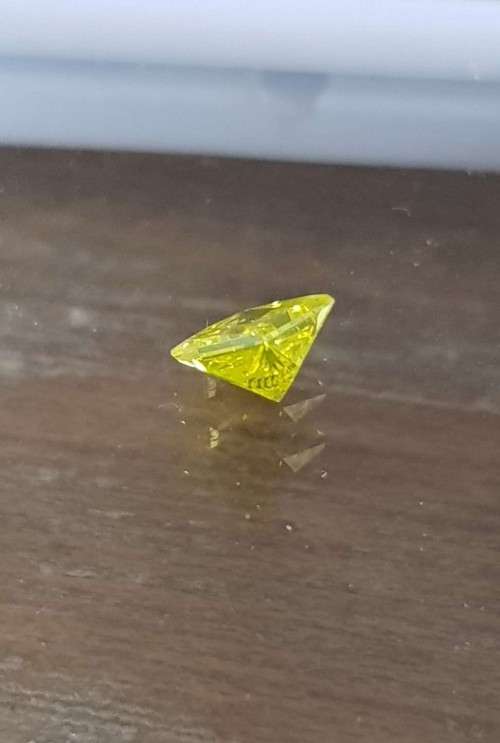 CERTIFIED 0.20Cts  FANCY YELLOW  NATURAL DIAMOND PRINCESS CUT