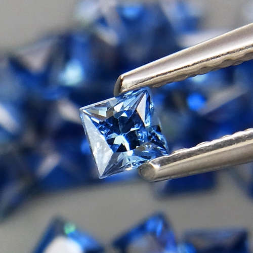 Princess Cut Cornflower Blue Sapphire 0.10Ct Round Diamond Cut 2.5 mm.Heated Only!